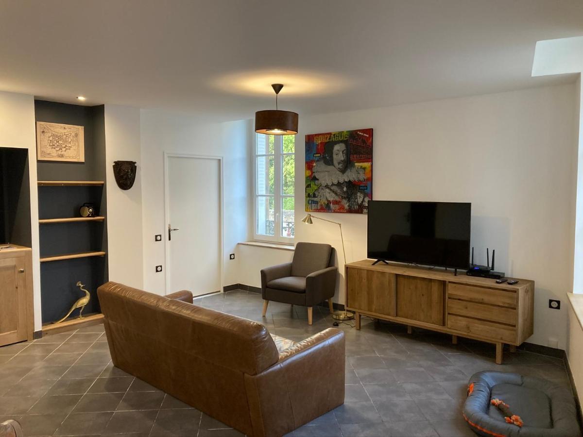 suite Charles - vue musée Rimbaud Charleville-Mézières Extérieur photo
